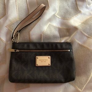 AUTHENTIC Used Michael Kors wristlet